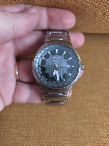 Sector 700 gmt swiss - swiss, made